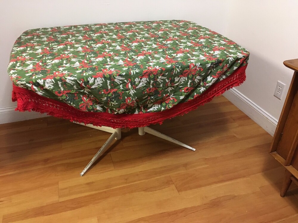 Vintage Christmas Table Cloth 64X66" Oval Fringe Holly Ribbon Fabric Tablecloth